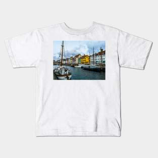 Nhhavn waterfront on a rainy day Kids T-Shirt